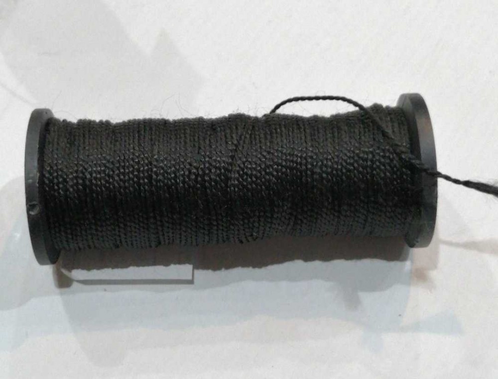 Нить в катушках черная/300/