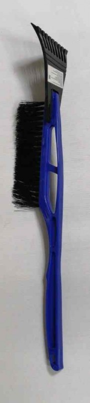 Щетка со скребком для уборки снега X-10